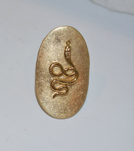 Anillo dorado con diseño de serpiente - Elegancia única