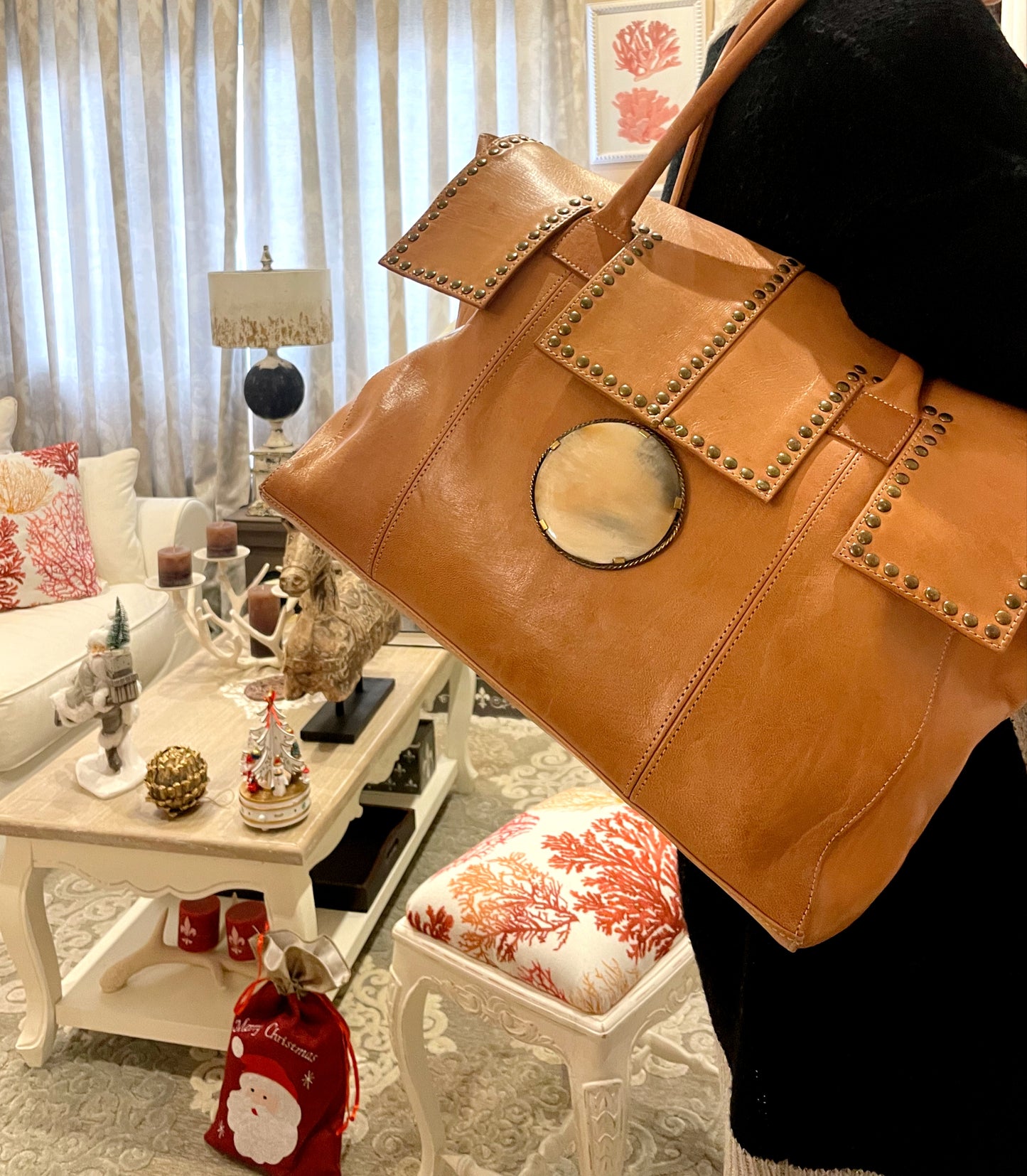 Bolso "Atenea" de Cuero Artesanal con Detalles Únicos